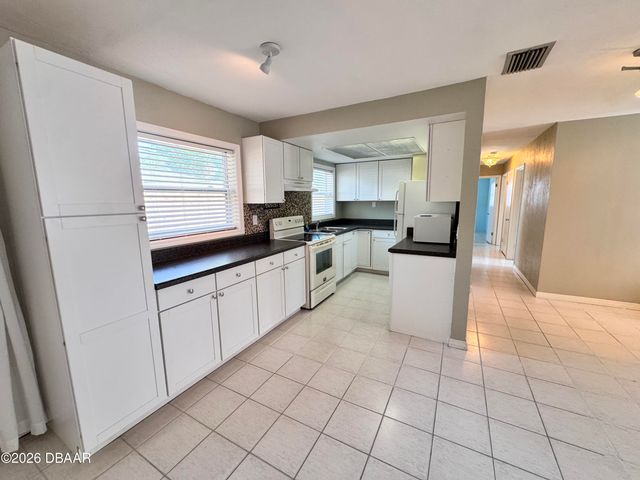 302 Fox Place, Port Orange, FL 32127