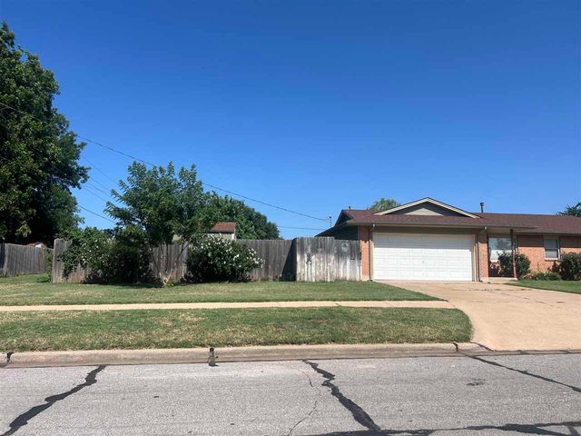 3301 NE Pioneer Blvd, Lawton, OK 73507