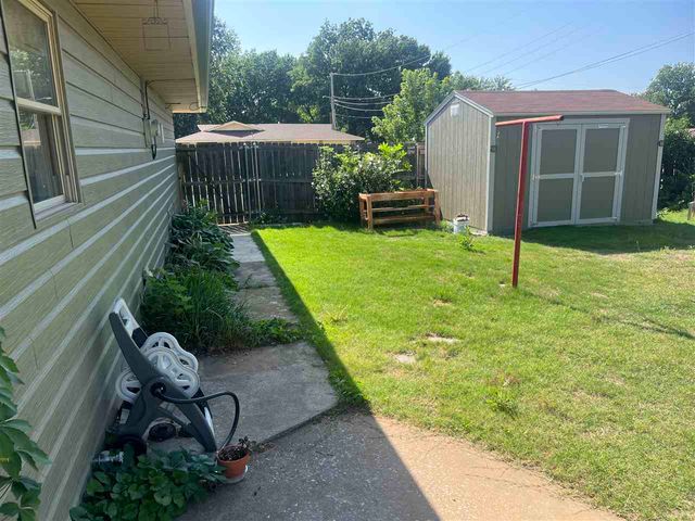 3301 NE Pioneer Blvd, Lawton, OK 73507