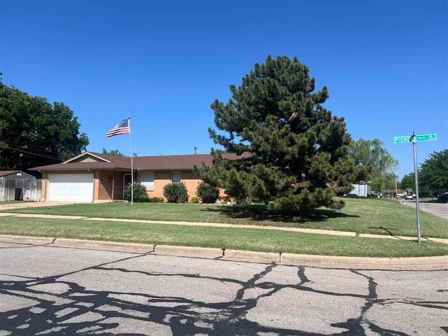 3301 NE Pioneer Blvd, Lawton, OK 73507