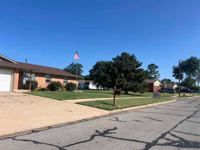 3301 NE Pioneer Blvd, Lawton, OK 73507