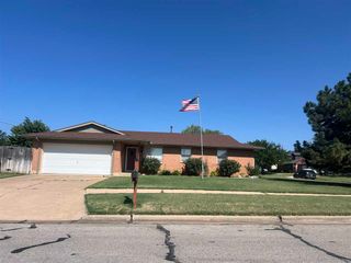 3301 NE Pioneer Blvd, Lawton, OK 73507