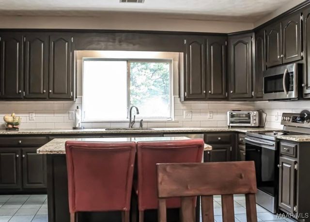 1525 EMERALD MOUNTAIN Parkway, Wetumpka, AL 36093