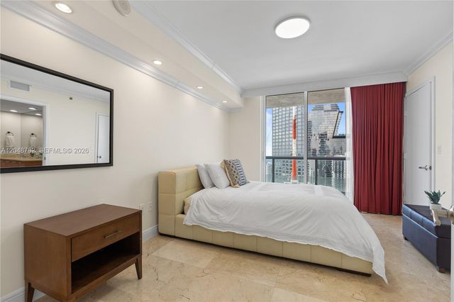 50 Biscayne Blvd 5210, Miami, FL 33132