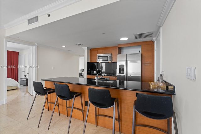 50 Biscayne Blvd 5210, Miami, FL 33132