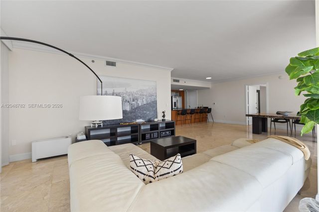 50 Biscayne Blvd 5210, Miami, FL 33132