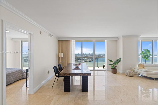 50 Biscayne Blvd 5210, Miami, FL 33132