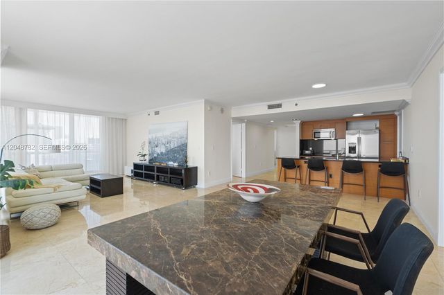 50 Biscayne Blvd 5210, Miami, FL 33132