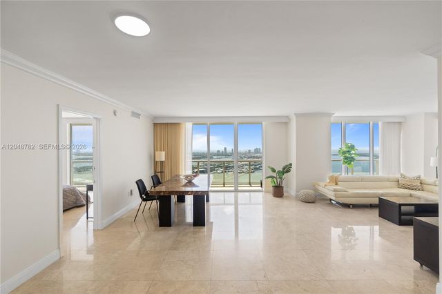 50 Biscayne Blvd 5210, Miami, FL 33132
