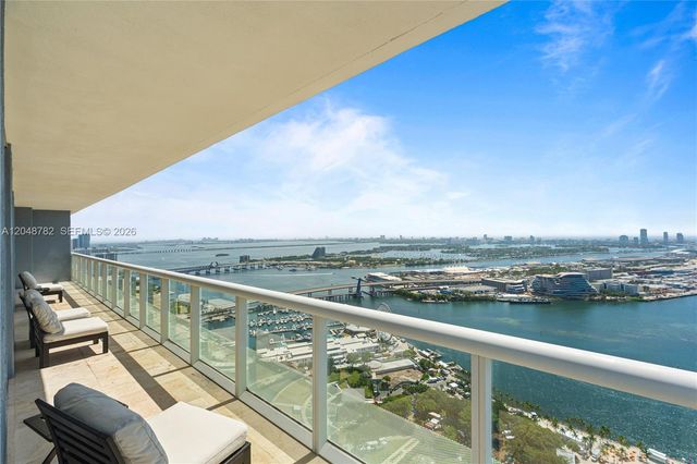 50 Biscayne Blvd 5210, Miami, FL 33132