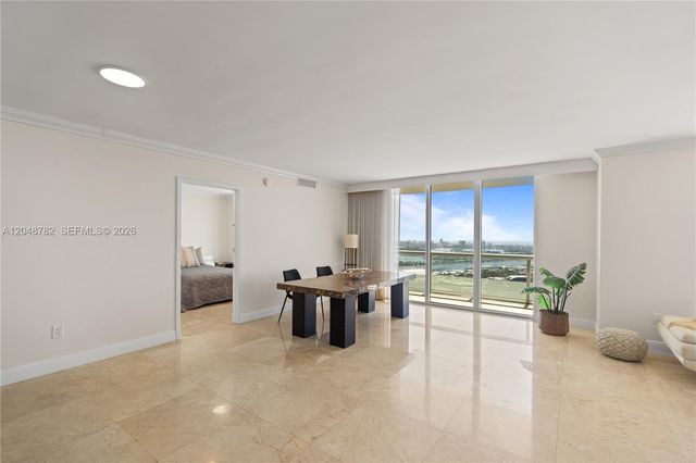 50 Biscayne Blvd 5210, Miami, FL 33132