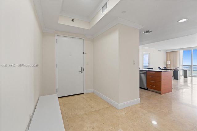 50 Biscayne Blvd 5210, Miami, FL 33132