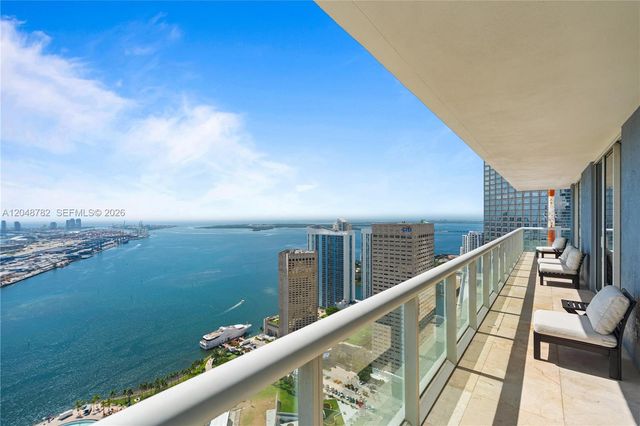 50 Biscayne Blvd 5210, Miami, FL 33132