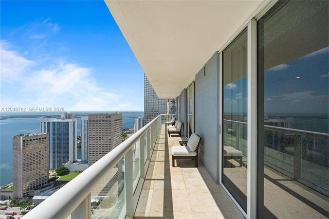 50 Biscayne Blvd 5210, Miami, FL 33132