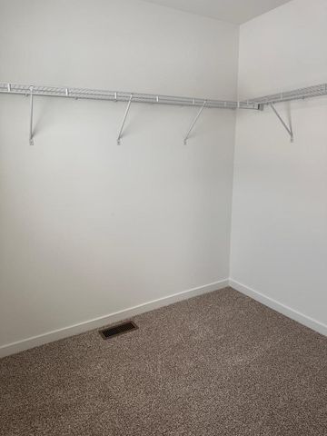 2270 Barbera Drive, Oswego, IL 60543