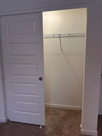 2270 Barbera Drive, Oswego, IL 60543