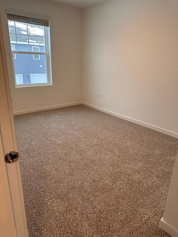 2270 Barbera Drive, Oswego, IL 60543