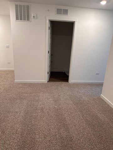 2270 Barbera Drive, Oswego, IL 60543