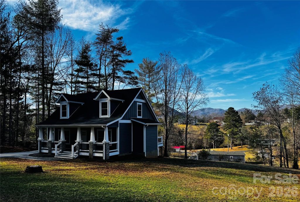 426 Shadow Wood Drive, Leicester, NC 28748