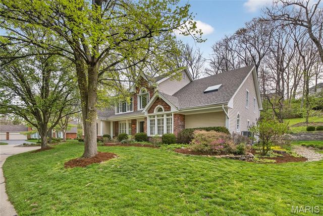 1747 Baxter Forest Valley Court, Chesterfield, MO 63005