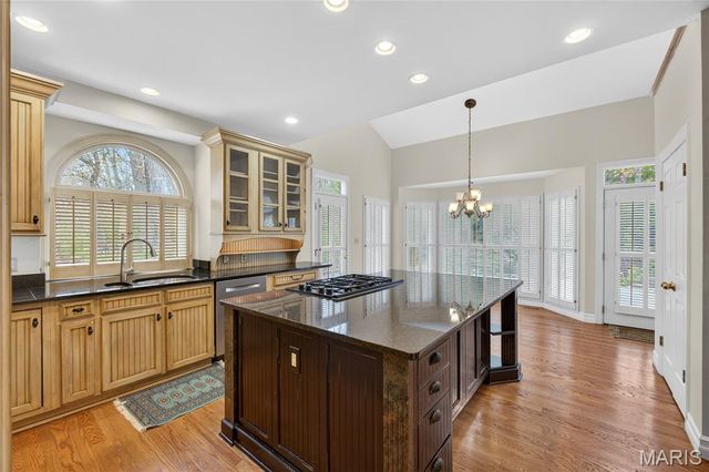 1747 Baxter Forest Valley Court, Chesterfield, MO 63005