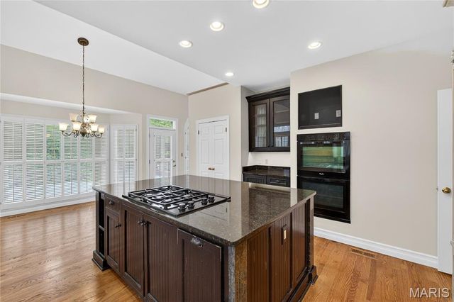 1747 Baxter Forest Valley Court, Chesterfield, MO 63005