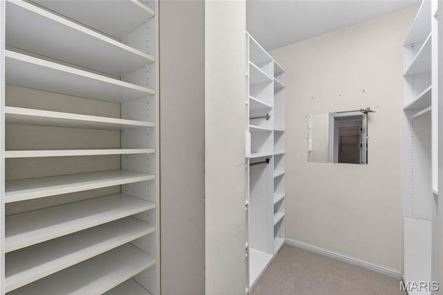 1747 Baxter Forest Valley Court, Chesterfield, MO 63005