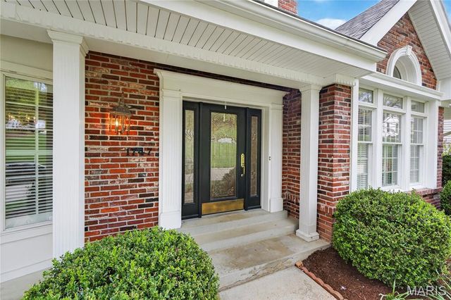 1747 Baxter Forest Valley Court, Chesterfield, MO 63005