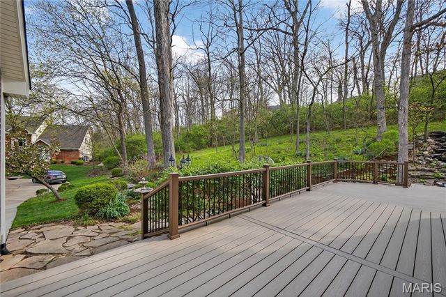 1747 Baxter Forest Valley Court, Chesterfield, MO 63005