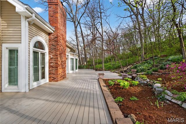 1747 Baxter Forest Valley Court, Chesterfield, MO 63005