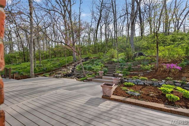 1747 Baxter Forest Valley Court, Chesterfield, MO 63005