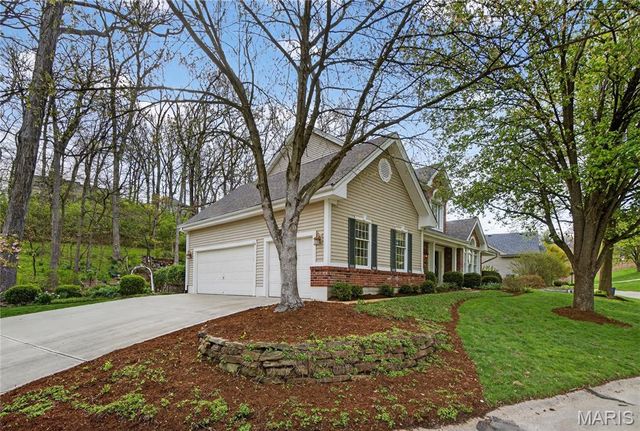 1747 Baxter Forest Valley Court, Chesterfield, MO 63005