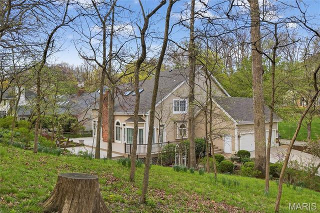 1747 Baxter Forest Valley Court, Chesterfield, MO 63005