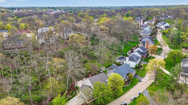 1747 Baxter Forest Valley Court, Chesterfield, MO 63005