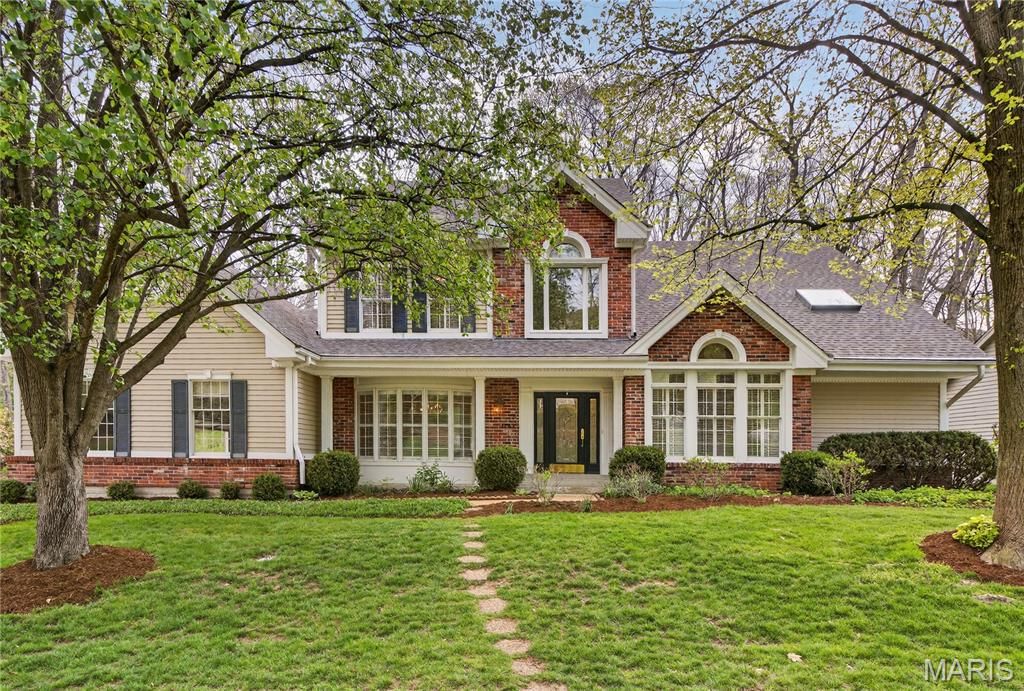 1747 Baxter Forest Valley Court, Chesterfield, MO 63005