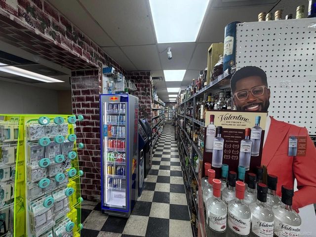3391 orchard lake Road, Keego Harbor, MI 48320