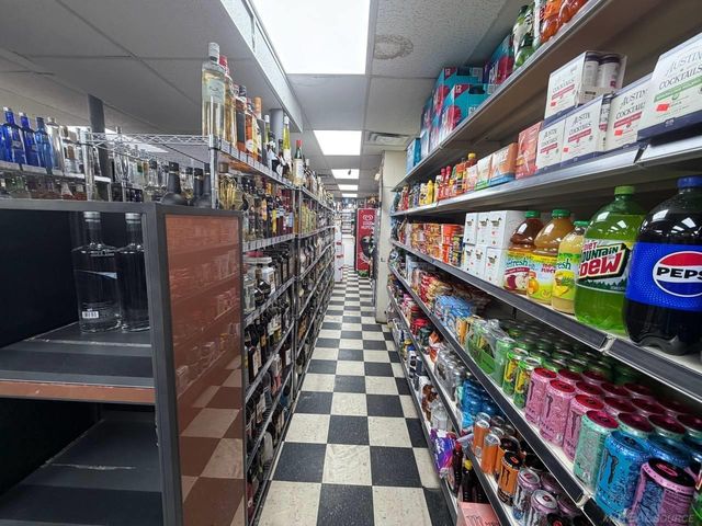 3391 orchard lake Road, Keego Harbor, MI 48320