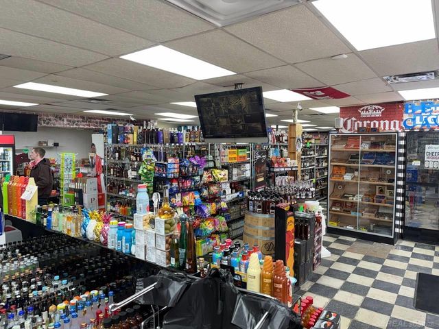 3391 orchard lake Road, Keego Harbor, MI 48320