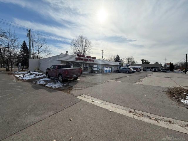 3391 orchard lake Road, Keego Harbor, MI 48320