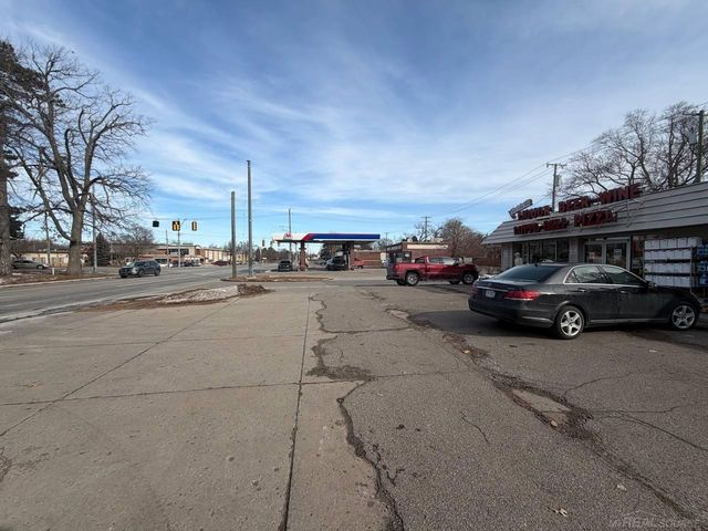 3391 orchard lake Road, Keego Harbor, MI 48320