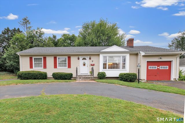 7 Thorburn Avenue, Trumbull, CT 06611