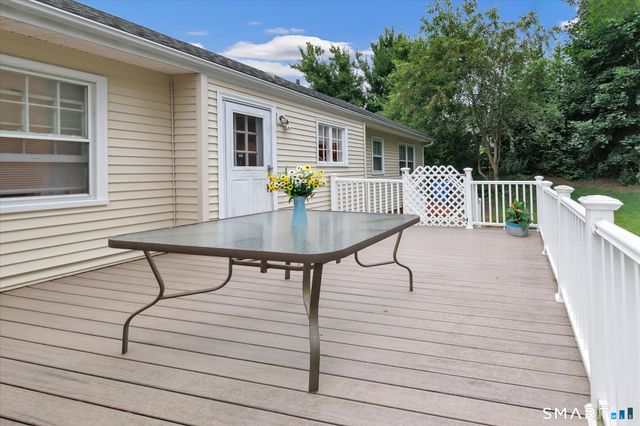 7 Thorburn Avenue, Trumbull, CT 06611