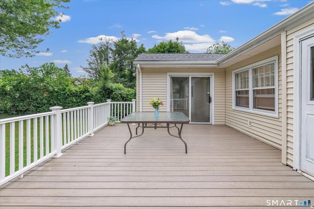 7 Thorburn Avenue, Trumbull, CT 06611