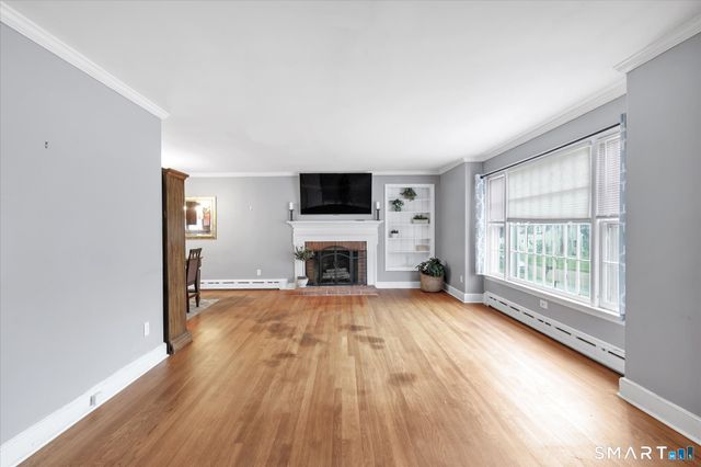 7 Thorburn Avenue, Trumbull, CT 06611