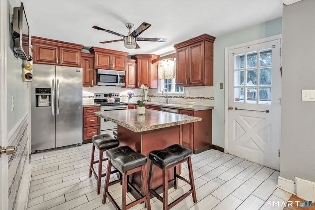 7 Thorburn Avenue, Trumbull, CT 06611