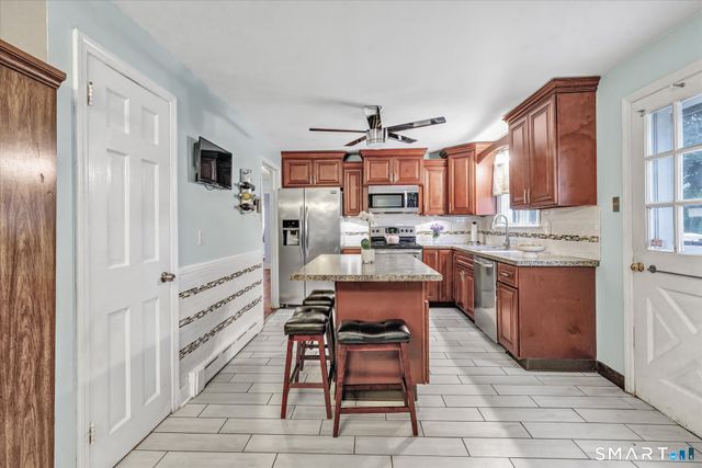 7 Thorburn Avenue, Trumbull, CT 06611