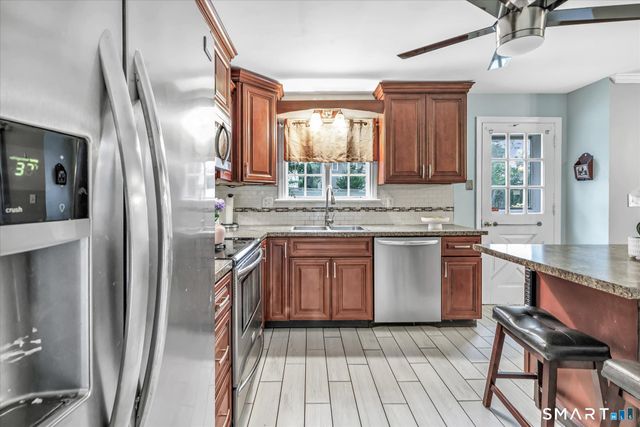 7 Thorburn Avenue, Trumbull, CT 06611