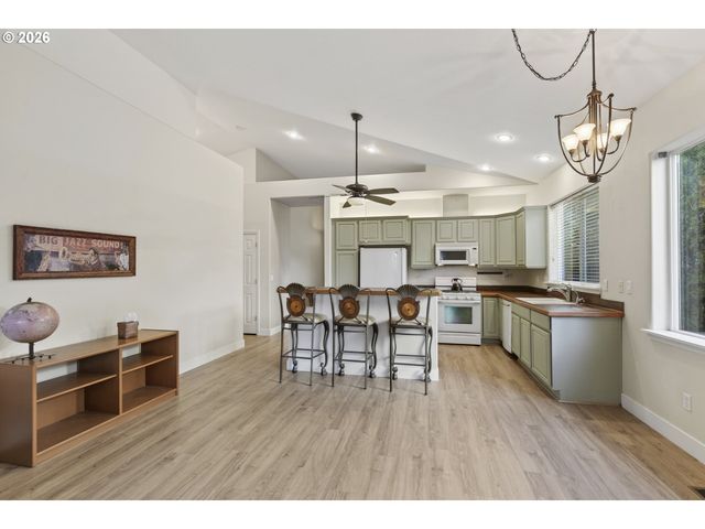 17805 Se 12TH Dr, Vancouver, WA 98683