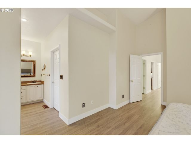 17805 Se 12TH Dr, Vancouver, WA 98683