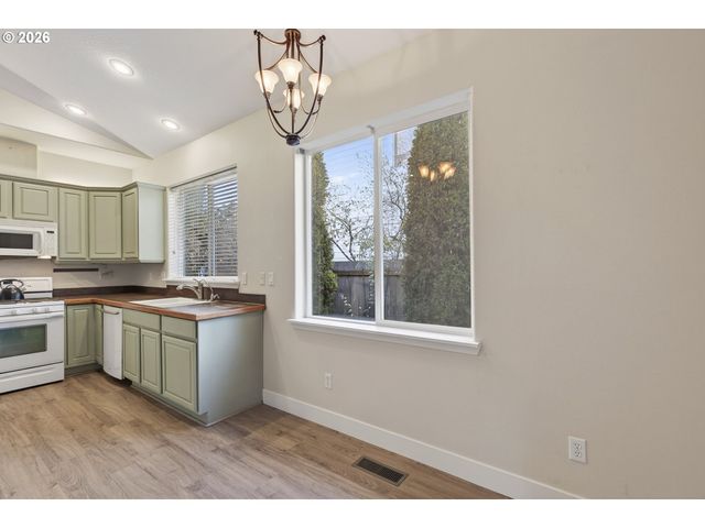 17805 Se 12TH Dr, Vancouver, WA 98683